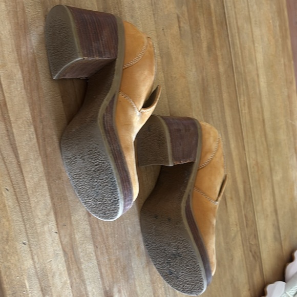 Tan Leather Mules with Chunky Sole - Picture 5 of 6